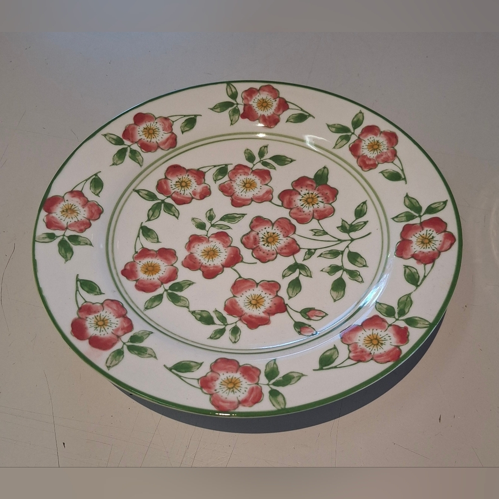 April Cornell Bonnie Plates 2 Available Priced For One